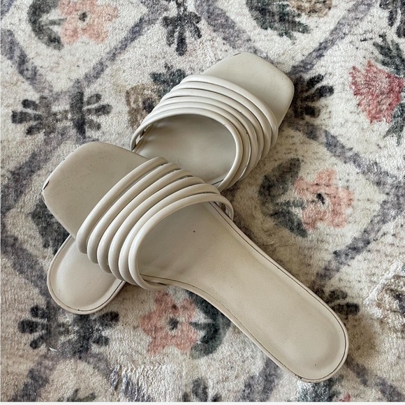 Cream square toe sandals - Picture 1 of 4